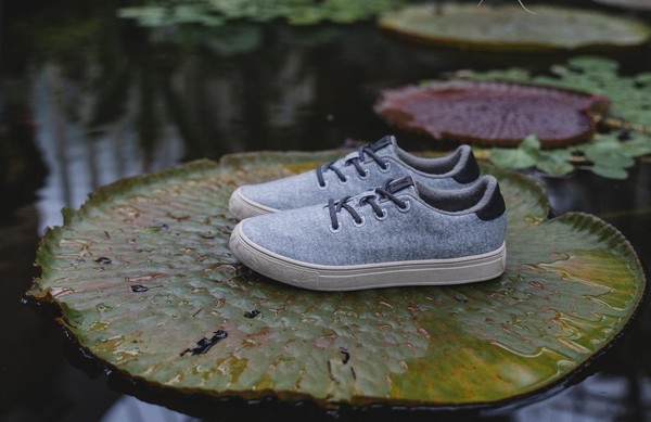 뉴질랜드 스타트업인 와이와이네이션(YY Nation)이 재활용에 기반을 둔 친환경 소재를 활용한 신발을 생산해 업계와 소비자로부터 뜨거운 관심을 받고 있다. / 와이와이네이션 