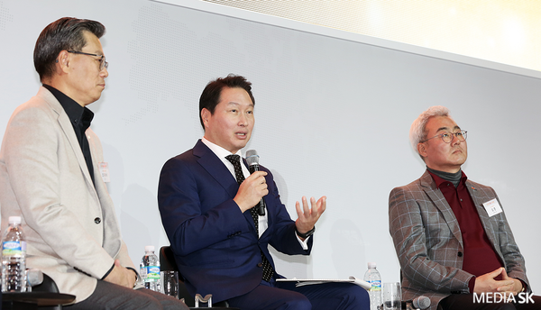 신년사를 하고 있는 SK 최태원 회장/SK그룹 제공