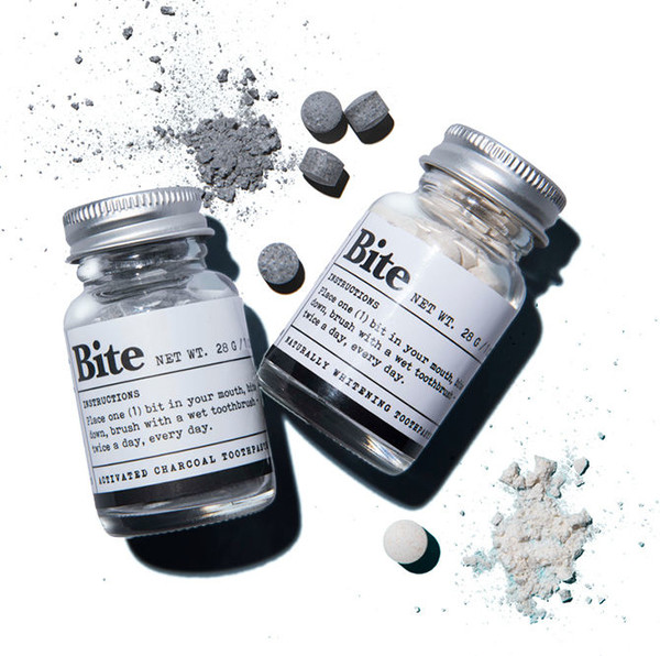 바이트는 치약을 플라스틱 튜브가 아닌 유리병에 담아 판매하고 있다/바이트