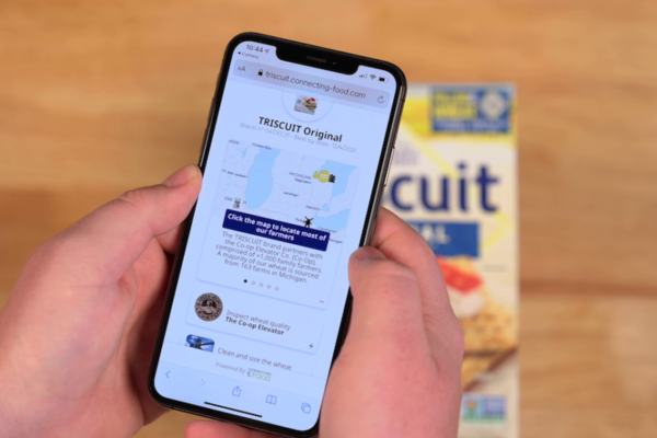 몬델레즈 인터네셔녈(Mondeloz International)은 소비자들이 QR코드를 통해 자사 제품의 생산과정을 추적할 수 있는 '유니티 골드 파머스 프로그램'을 발표했다/몬델레즈