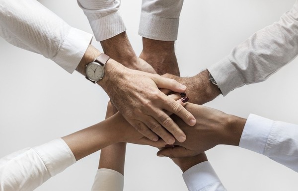 환경 다음엔 인권이 부각된다는 흐름이 명확해졌다. EU에선 지난 7월 소셜 택소노미(Social taxonomy) 초안이 발표된데 이어, PRI(책임투자원칙)는 지난 2일 투자자가 기업의 인권 문제를 식별하는데 필요한 데이터를 조사하는 연구용역 과제를 발표했다./ 픽사베이