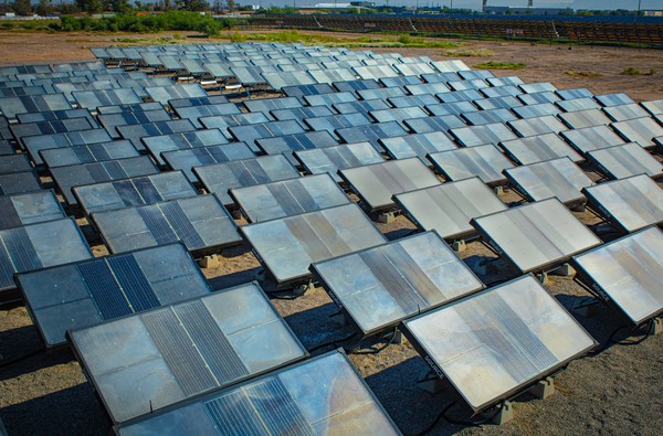 ‘소스 글로벌(SOURCE Global)’의 하이드로패널(Hydropanel)은 햇빛과 공기를 이용해 물을 만드는 기업이다./ Source Global