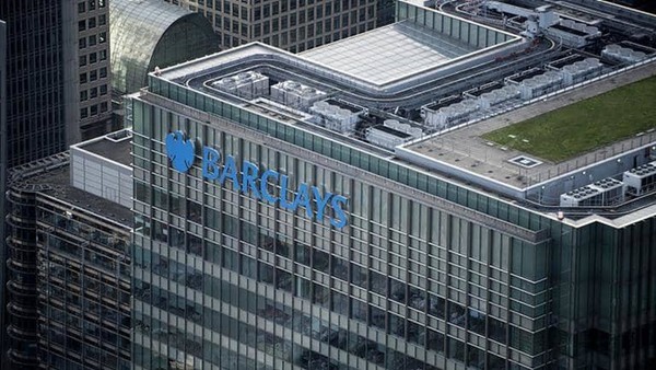 영국 글로벌 금융 기업, 바클레이즈는 행동주의 투자자의 요구를 막기 위해 베레랑 은행가를 고용하고 나섰다./ 바클레이즈