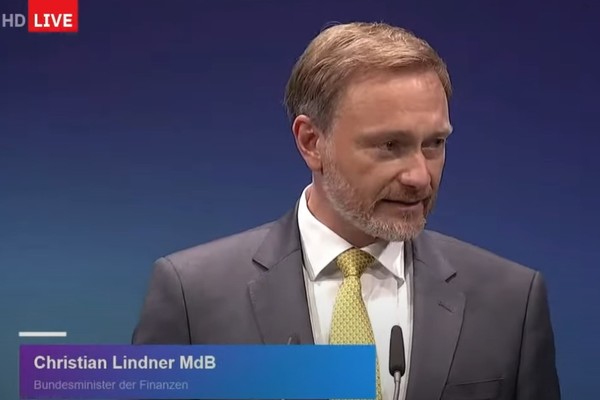 크리스티안 린드너 독일 재무장관이 BDI 행사에서 연설 중인 모습/ntv Nachrichten