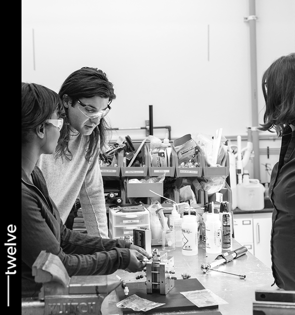 트웰브의 창립자들이 모여 연구를 하고 있는 모습./ DCVC