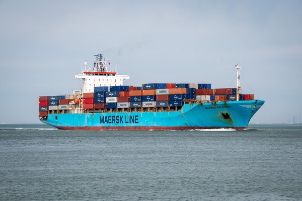 사진은 머스크 사의 컨테이너 선박/픽사베이