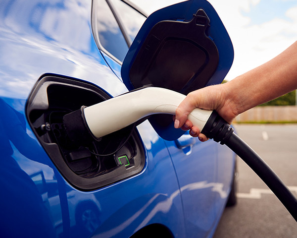 글로벌 화장품 기업, 에스티로더가 2030년까지 기업 차량을 100% 전기자동차로 바꾸겠다고 발표했다/ 에스티로더 컴퍼니