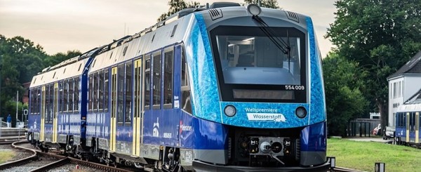 독일에서 100% 수소 동력으로 운행되는 열차가 실제 노선 운행을 시작했다./ 알스톰