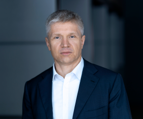 독일 보험회사 알리안츠의 지속가능성 이사회 의장이자 AOA 의장을 맡은 건터 탈린저의 모습. / 알리안츠