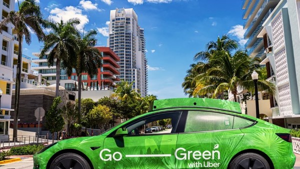 우버는 1월 이내 런던에 전기자동차 1만대를 제공할 예정이다./우버