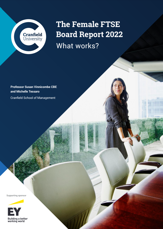  크랜필드 대학과 EY의 연구 보고서 표지. 영국 FTSE 100 지수 내 기업을 대상으로 조사했다./ EY