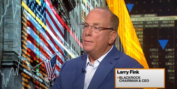 블랙록 CEO 래리 핑크는 "ESG 담론을 통해 거대한 양극화가 만들어졌으며 이를 매우 심각하게 받아들이고 있다"고 말했다./블룸버그 유튜브 