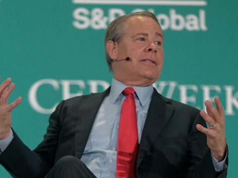 존 케첨 CEO가 세라위크에서 8일 발언하고 있다/세라위크 홈페이지