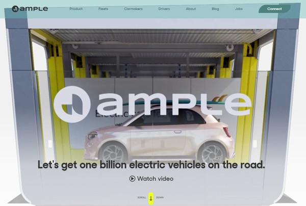  사진의 앰플의 배터리 교체 시설에 들어가 있는 전기차/홈페이지