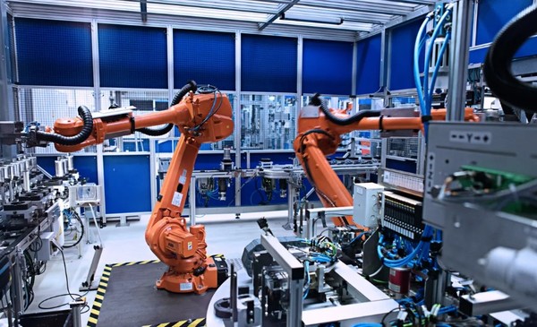 독일 정부는 티센크루프가 친환경 철강을 생산하기 위해 EC로 부터 20억 유로(약 2조 8222억원) 규모의 국가 보조금 승인을 받았다/티센크루프