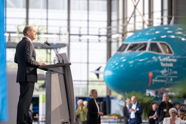 독일 함부르크에서 열린 전국항공회의에서 숄츠 총리는 독일 SAF 연료 시장 확대를 위해 항공 분야에 추가 투자를 하겠다고 밝혔다. /연방정부 X @bundeskanzler