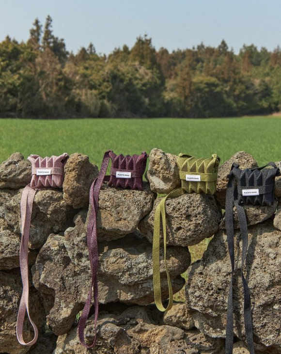 제주에서 나온 페페트병 원사로 제작한 플리츠마마의 마이크로백/플리츠마마 sns