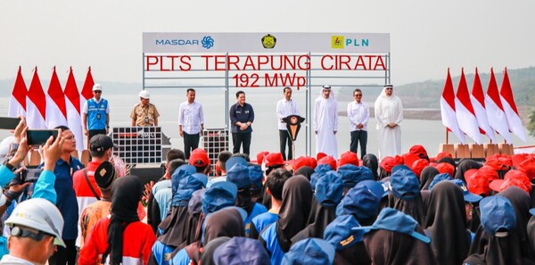 8일(현지시각)에 있었던 수상 태양광 발전소 가동식/마스다르 홈페이지