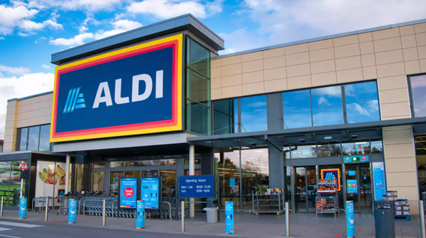 알디 영국(Aldi UK)이 인공 지능(AI)으로 구동되는 디지털 에비던스 체인을 사용하여 유연 플라스틱을 추적하고 있다고 밝혔다./ 알디 UK