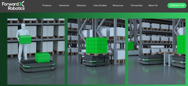  사진은 포워드X의 맥스 자율주행로봇(AMR)의 작업 모습./포워드X 홈페이지