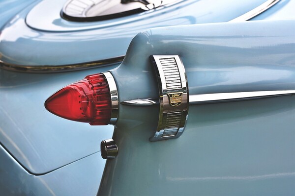  미국 자동차 산업의 전성기를 누렸던 미시간주 디트로이트의 입김으로 바이든 행정부의 배기가스 규정이 완화됐다. 사진은 50-60년대 미국 자동차의 테일램프./픽사베이