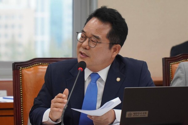 민병덕 더불어민주당 의원은 2026년에 ESG 공시를 실행할 수 있도록 추진해야 한다고 촉구했다./민병덕 의원실