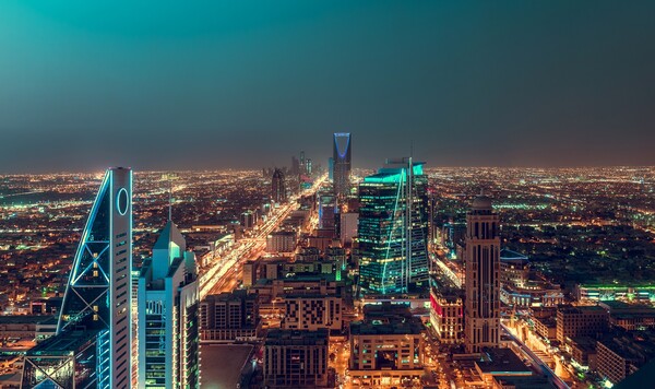  사우디 아라비아의 열병합 발전소 야경./GE 버노바 홈페이지.