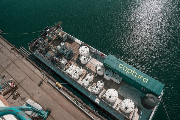 캡처라(Captura)는 2026년 초에 해수에서 이산화탄소를 포집하는 사업을 본격적으로 시작할 예정이다./캡처라