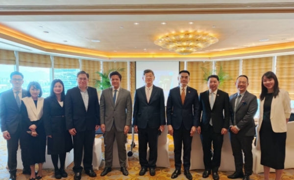 파차라 아눈타실파 태국 국채관리국장(가운데)은 SLB를 통해 지속가능성에 대한 정부의 의지와 역량을 국제 사회에 보이겠다고 강조했다./PDMO