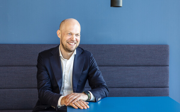 새로 취임한 신임 CEO 라스무스 에르보