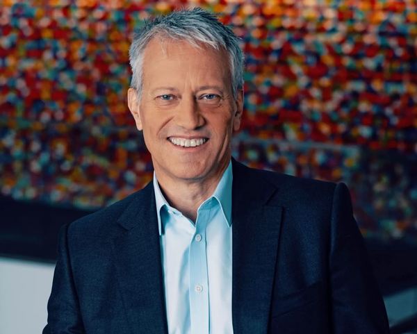 트럼프 대통령의 알루미늄 25% 관세 부과 조치에 코카콜라 CEO는 "포장재를 알루미늄에서 플라스틱 병으로 더 많이 전환할 것"이라고 전했다./코카콜라