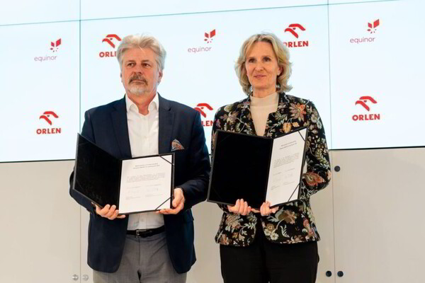 폴란드의 에너지 기업 올렌(ORLEN)과 노르웨이의 에퀴노르(Equinor)가 폴란드 내 탄소 포집 및 저장(CCS) 프로젝트 개발을 위해 협력한다. 