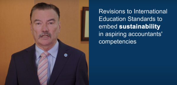 IFAC CEO 리 화이트는 "이번 교육 기준의 개정으로 전 세계의 전문 회계사들이 지속가능성 보고와 검증 기준을 효과적으로 구현하는 데 필요한 역량을 개발할 수 있게 됐다"고 밝혔다./IFAC 웹페이지