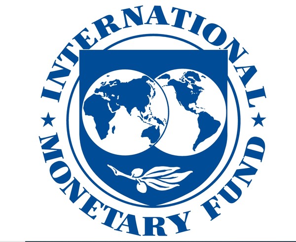 IMF가 AI로 인한 경제적 이익이 탄소 배출 비용보다 클 가능성이 높다는 전망을 담은 보고서를 발표했다./ IMF