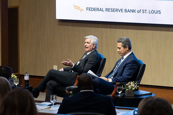 미국 연방준비제도(Fed) 당국자들이 관세 부과가 경제, 환율에 미칠 영향에 대해 신중한 접근이 필요하다는 입장을 밝혔다. /Fed X