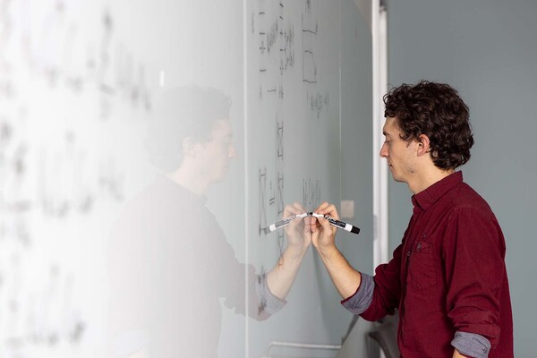 NREL 연구진 케일럽 로텔로 박사 / NREL