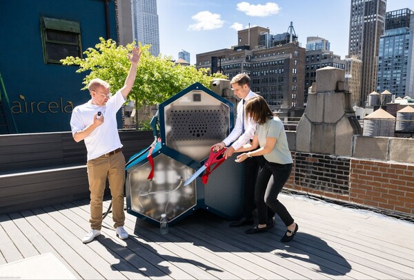  미국의 스타트업 에어셀라가 공개한 대기 중 탄소를 포집해서 휘발유 만드는 설비 이미지./에어셀라 홈페이지.