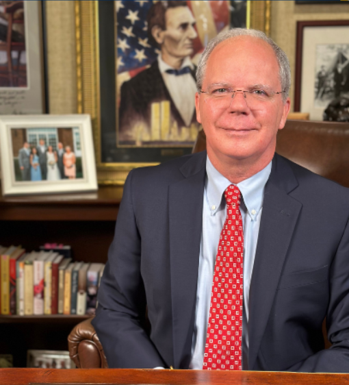 브렛 거스리 위원장(사진)과 위원회 소속 공화당 의원들은 캘리포니아 대기자원위원회(CARB)에 관련 자료 제출을 요구하는 서한을 발송했다./브렛 거스리 위원장 공식 웹페이지