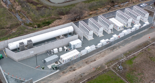 에너지볼트(Energy Vault)가 캘리스토가 시에서 운영중인 캘리스토가 회복력 센터(CRC). 수소 및 하이브리드 에너지를 저장한다. / 이미지 출처 에너지볼트 홈페이지