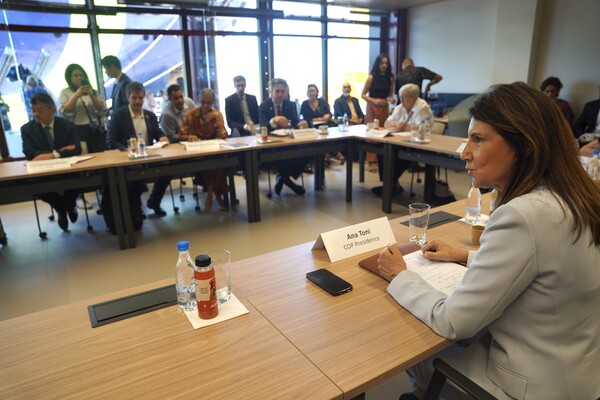 아나 토니 브라질 환경부 장관이 COP30을 ‘확장 가능한 기후해법을 선보이는 무대’로 만들겠다고 강조하고 있다. / COP30