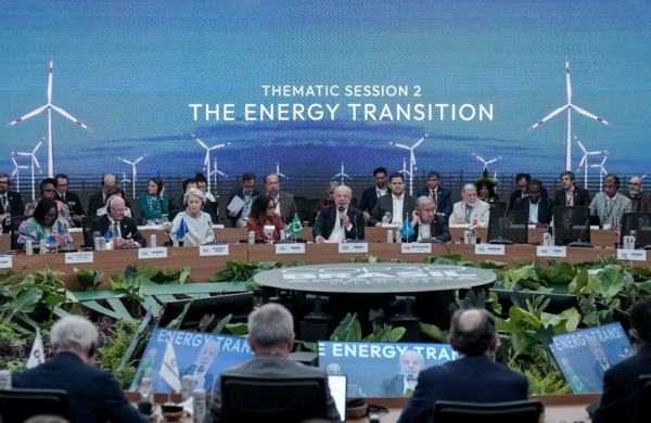 벨렘 기후정상회의의 에너지전환 세션에서 각국 대표들이 기후대응 과제를 논의하고 있다. / 자료 = COP30