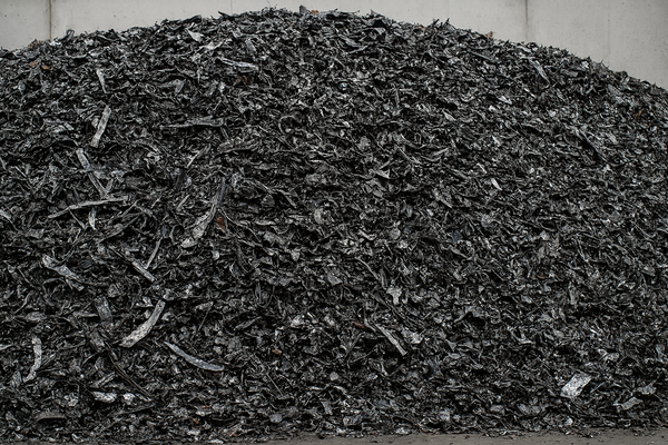 유럽연합(EU)이 원자재 부족 문제를 해결하기 위해 2026년 봄부터 알루미늄 스크랩(폐알루미늄) 수출을 제한하기로 하면서, 시장 불안이 커지고 있다. /챗gpt 이미지