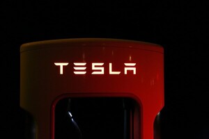 « Choc sur les bénéfices » Le cours de l’action Tesla s’envole en raison de l’accélération du calendrier de production des modèles d’entrée de gamme